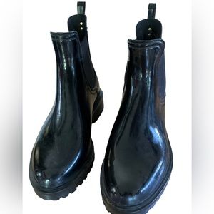 ** Michael Michael Kors Black Rubber Booties